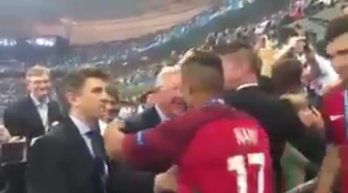 Sir Alex Ferguson Waits To Meet Nani and Ronaldo