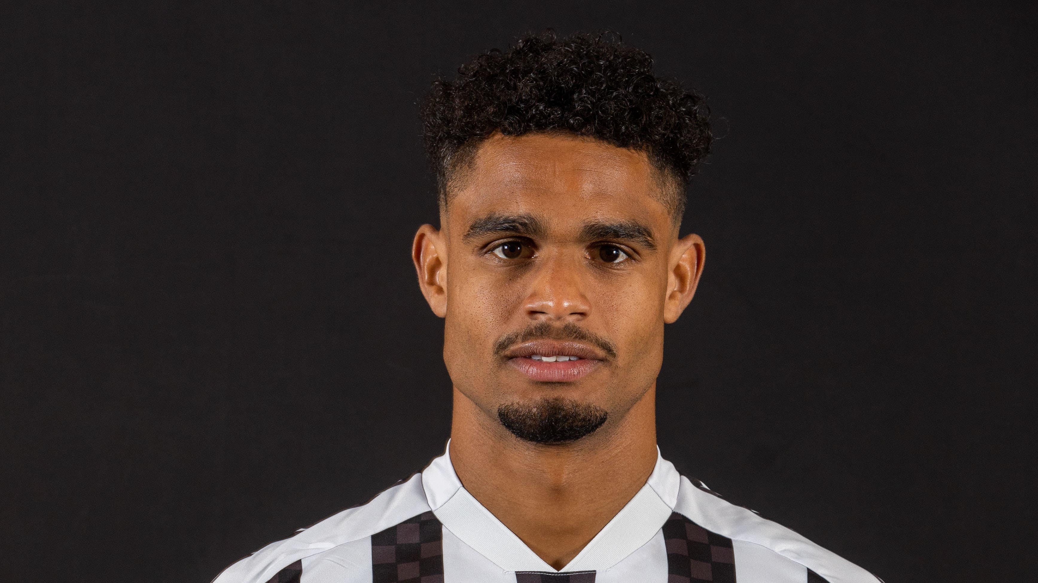 Mikael Mandron shines as St Mirren ease past St Johnstone