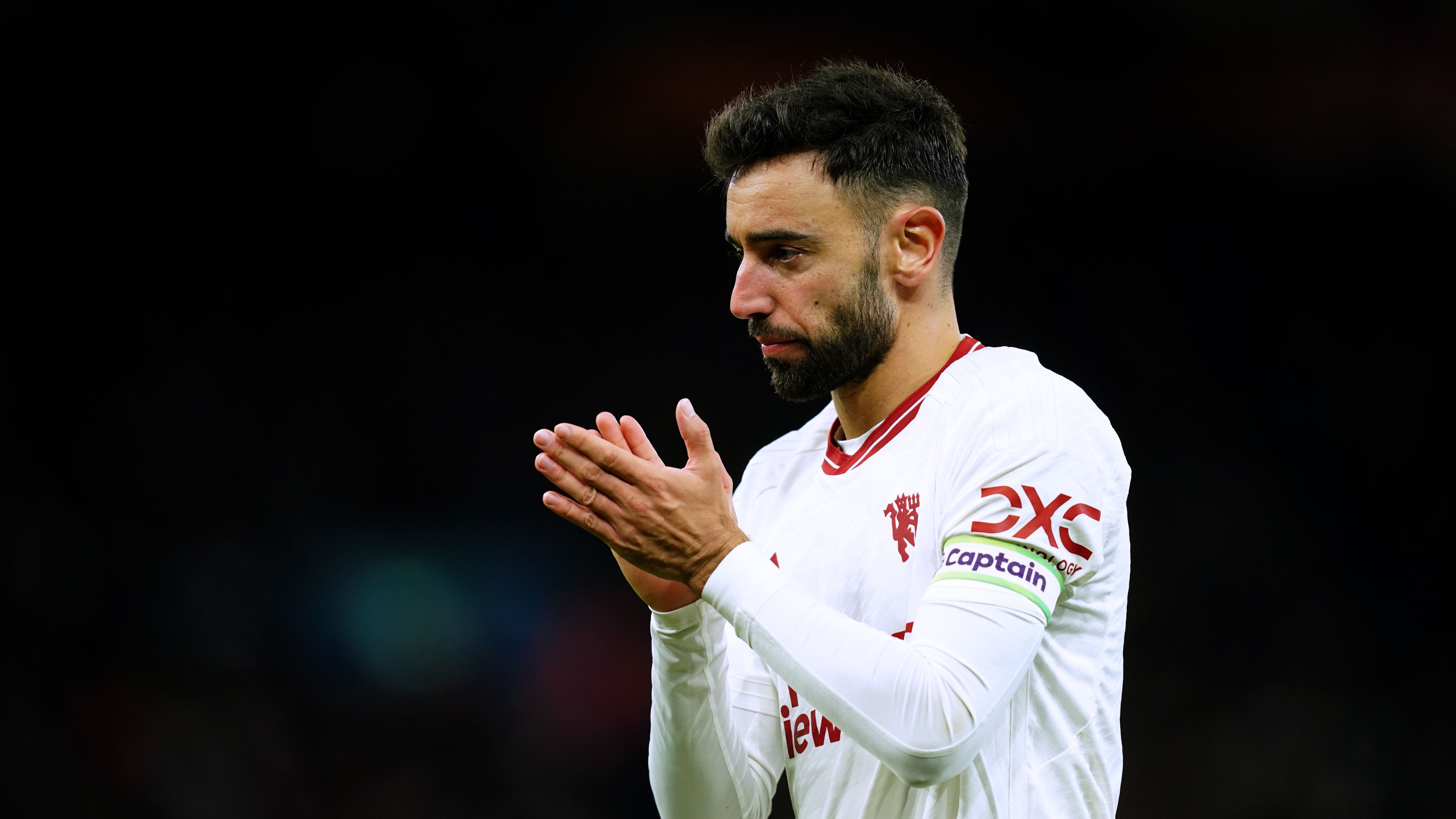 Man Utd boss Erik ten Hag demands apology from Fulham over Bruno Fernandes post