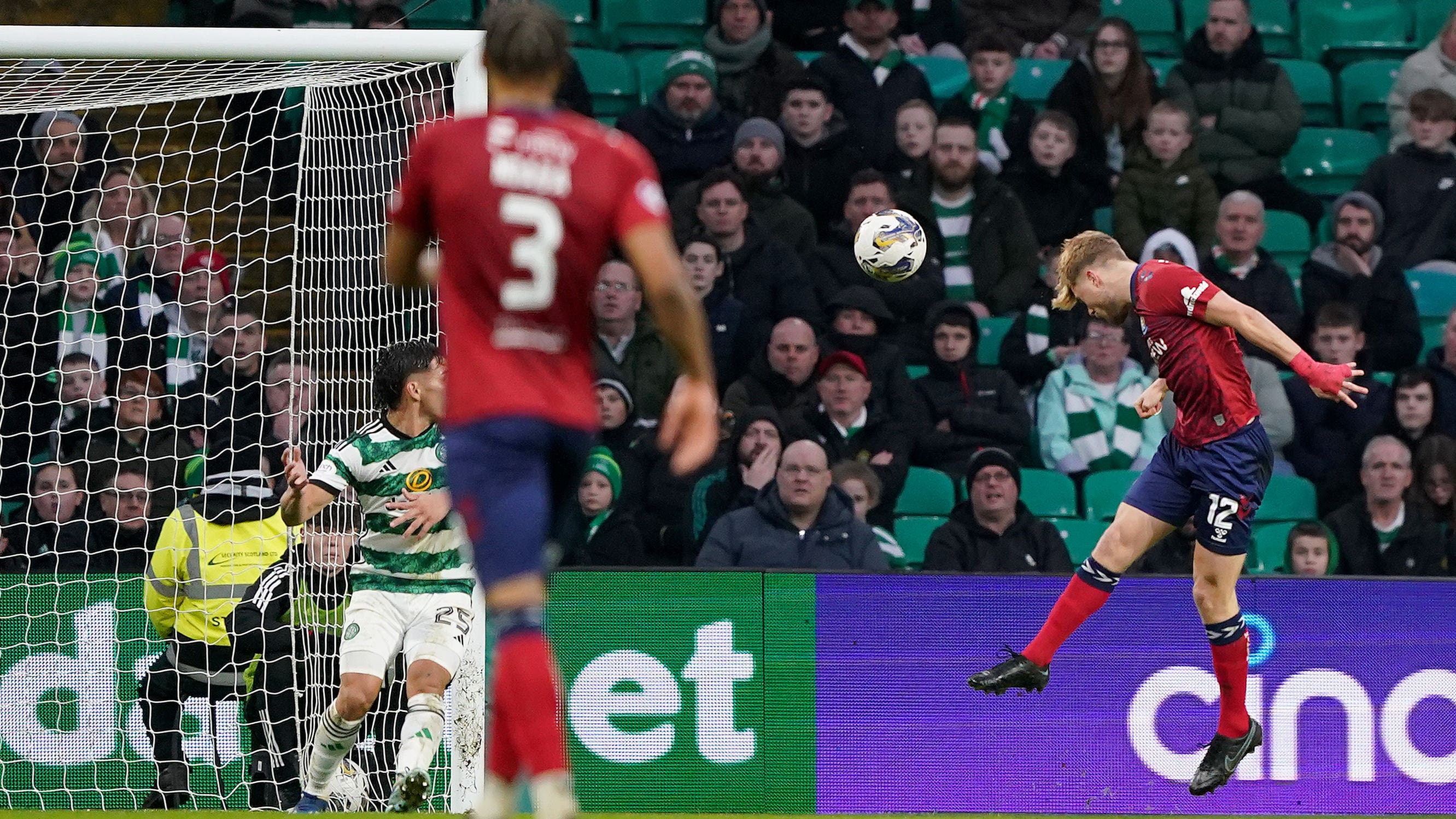 Celtic stunned by late Kilmarnock leveller to hand Rangers chance to go top