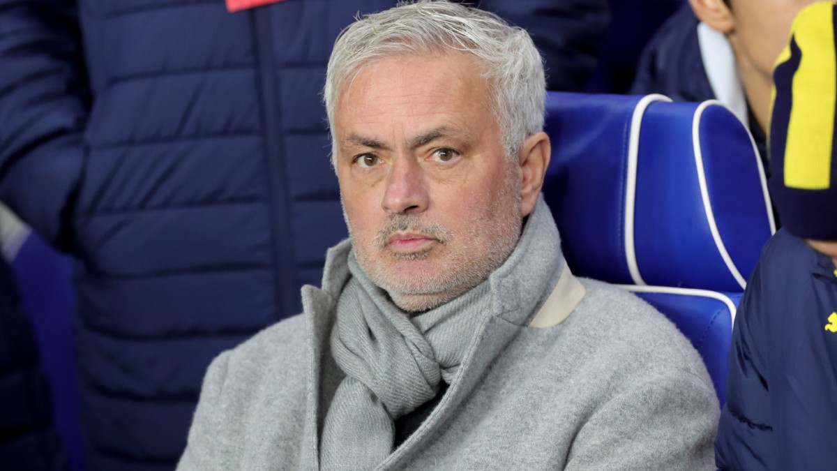 Jose Mourinho sacked as Fenerbahce head coach