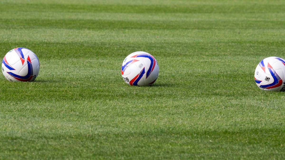 Stenhousemuir move top of League One with victory over Kelty Hearts