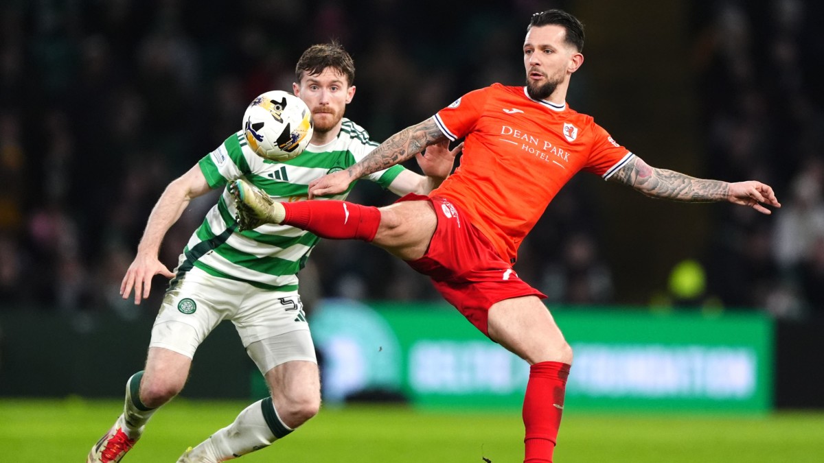 Dylan Easton seals points for 10-man Raith Rovers as Morton slip to first defeat