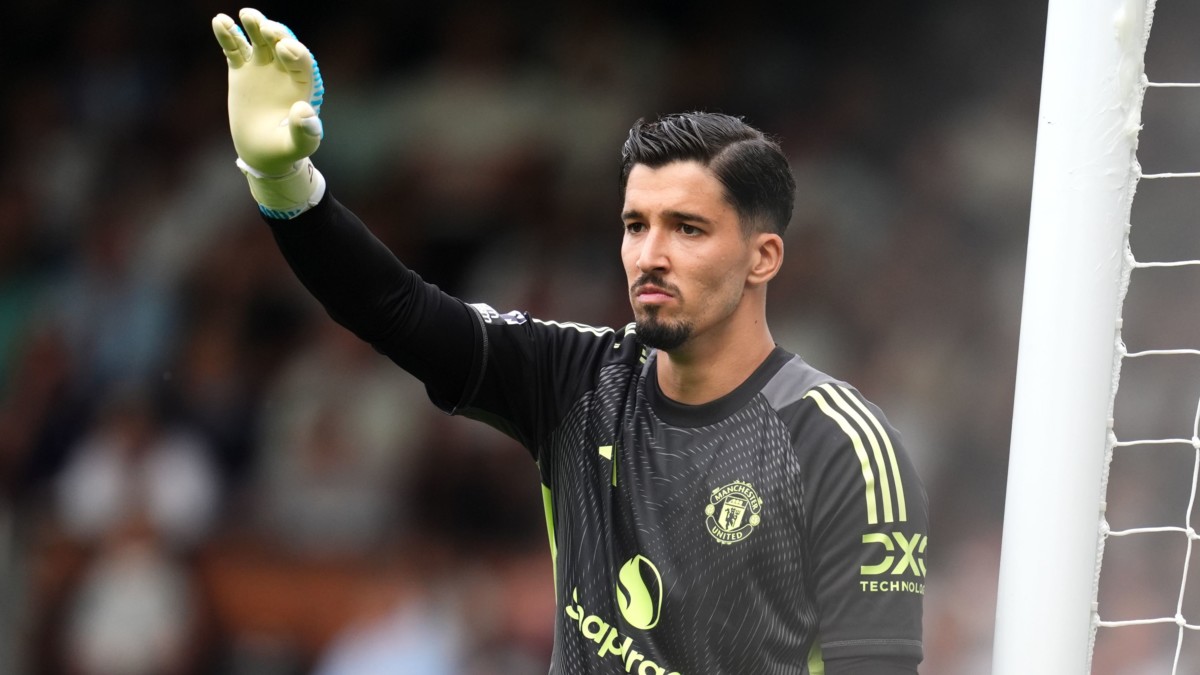 Altay Bayindir starts derby as Man Utd take patient approach with Senne Lammens