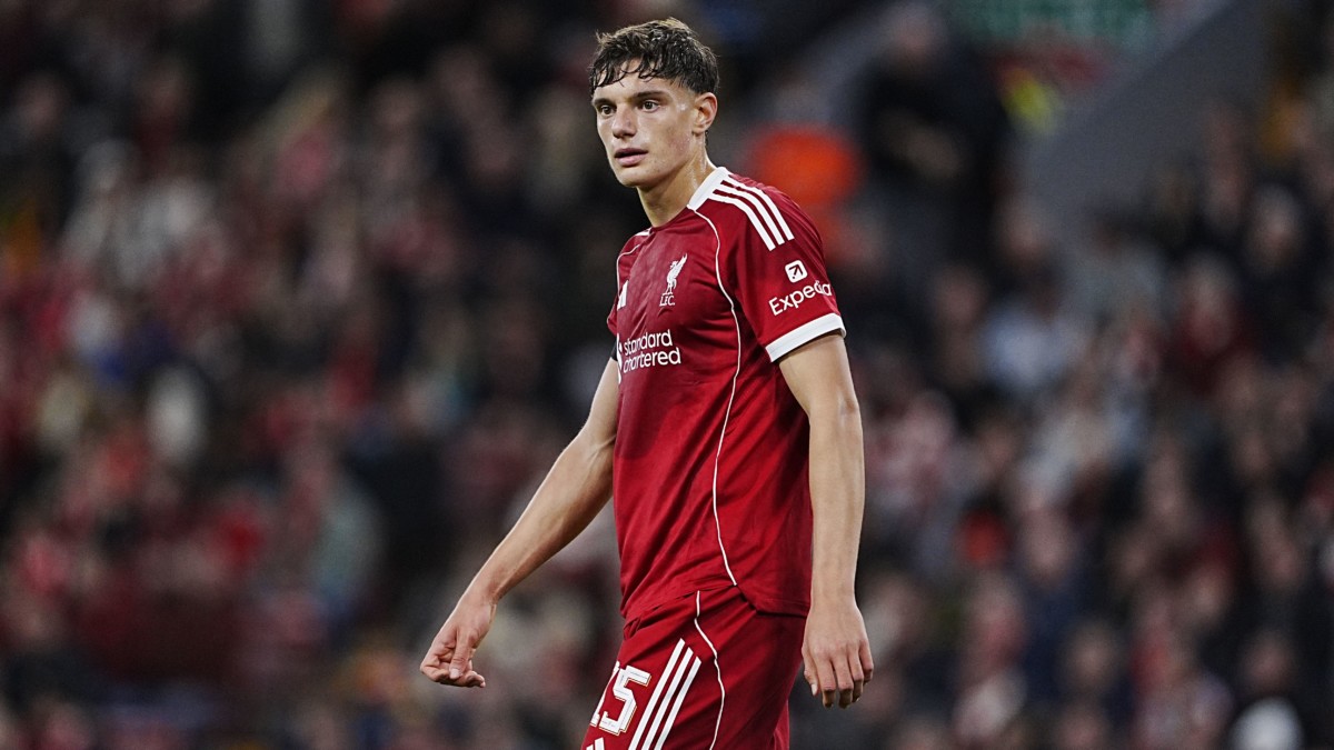 Liverpool’s Giovanni Leoni facing year out with torn anterior cruciate ligament