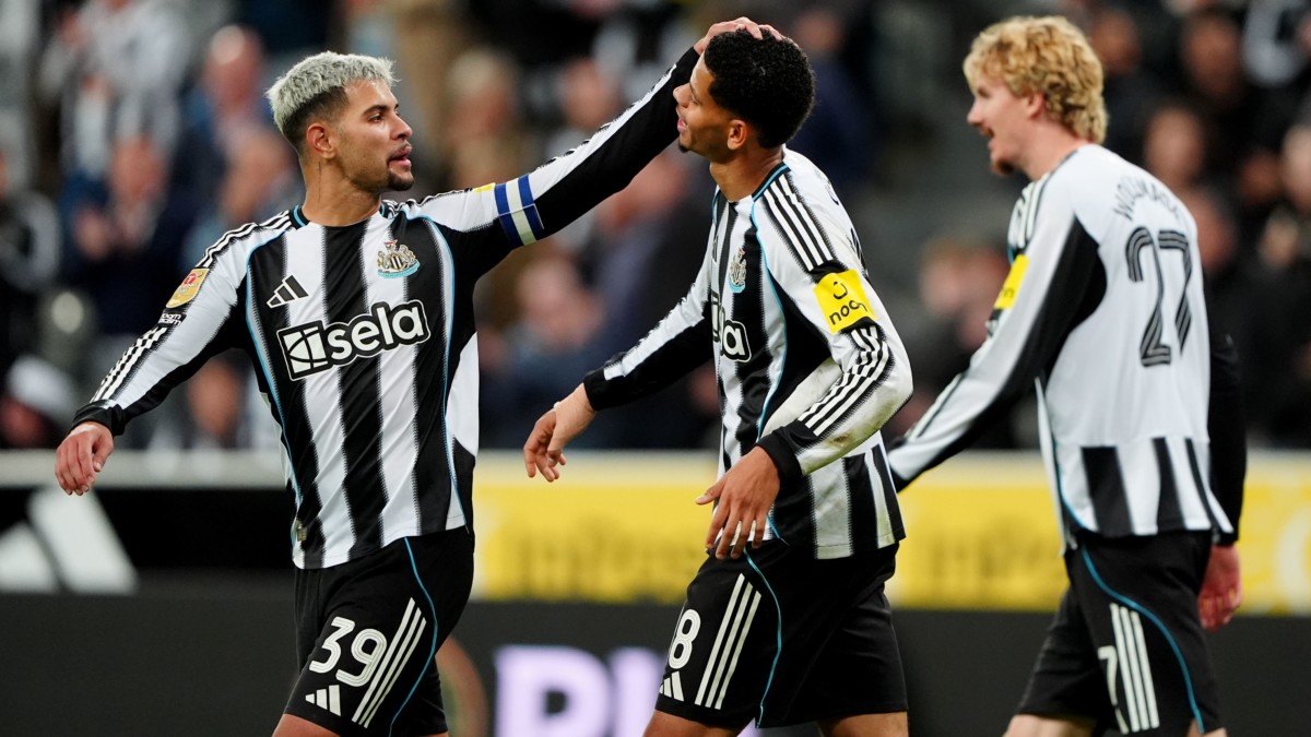 Newcastle hit four past Bradford as holders ease into fourth round