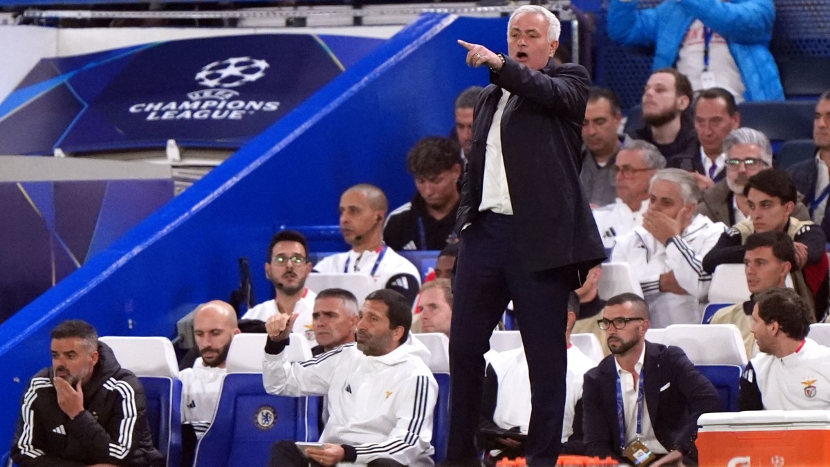 Jose Mourinho suffers defeat on Chelsea homecoming