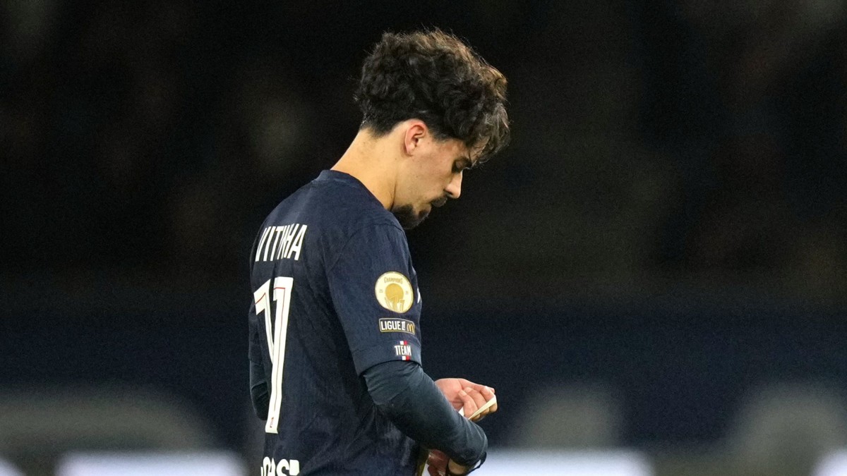 Paris St Germain see off Auxerre but injury concerns increase