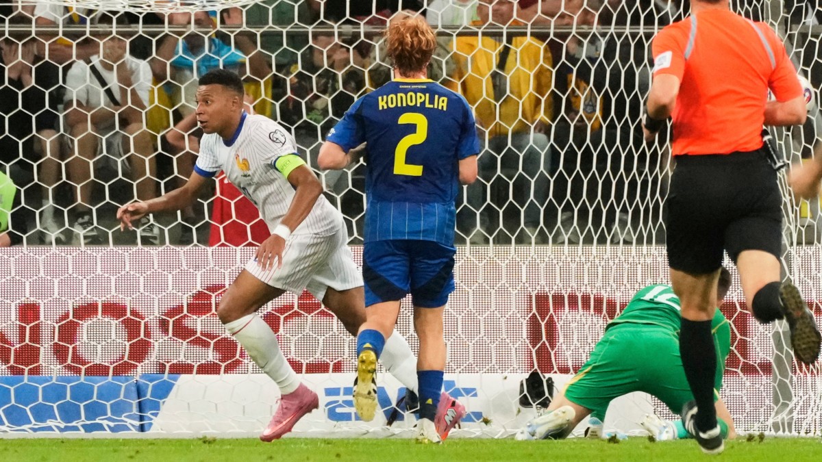 Kylian Mbappe helps France kick off World Cup qualifying campaign with victory