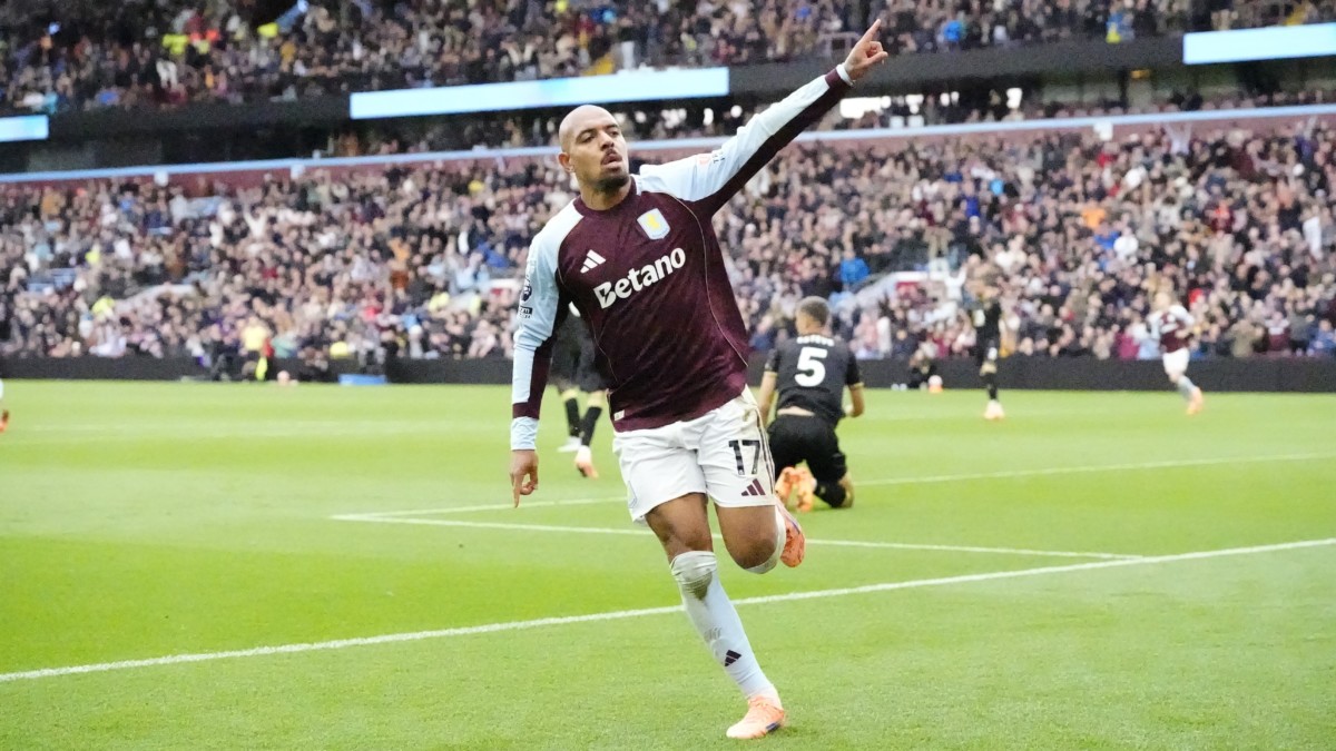 Donyell Malen double keeps Aston Villa revival going against struggling Burnley