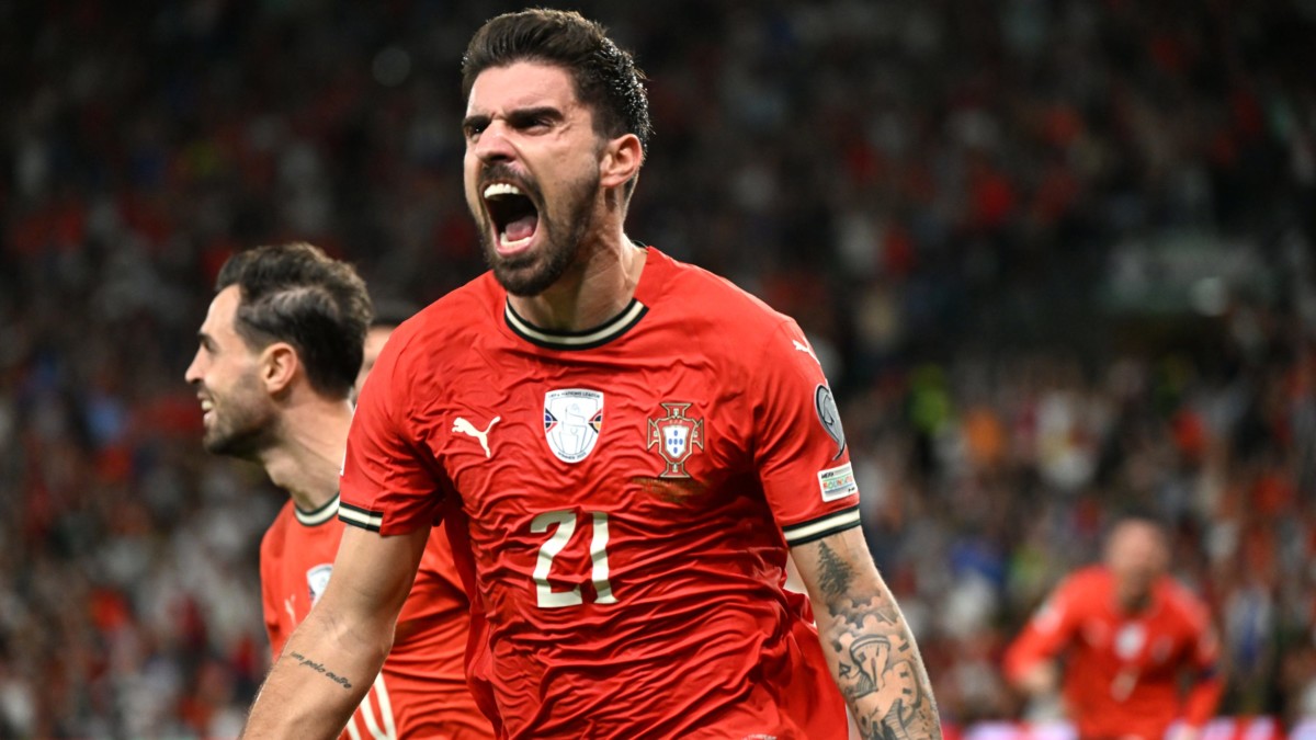 Battling Ireland undone at the death as Ruben Neves earns Portugal last-gasp win