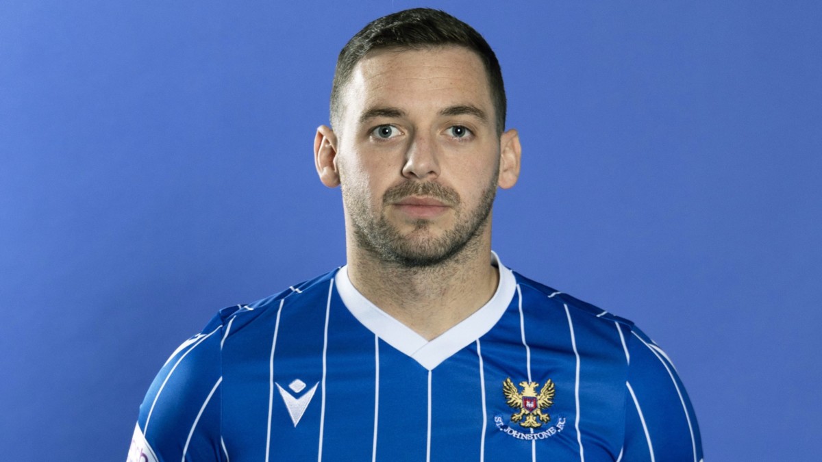 Dundee battle back to end run of four defeats with win over St Mirren