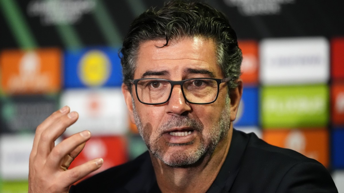 Wolves not considering former Benfica boss Rui Vitoria for manager’s job