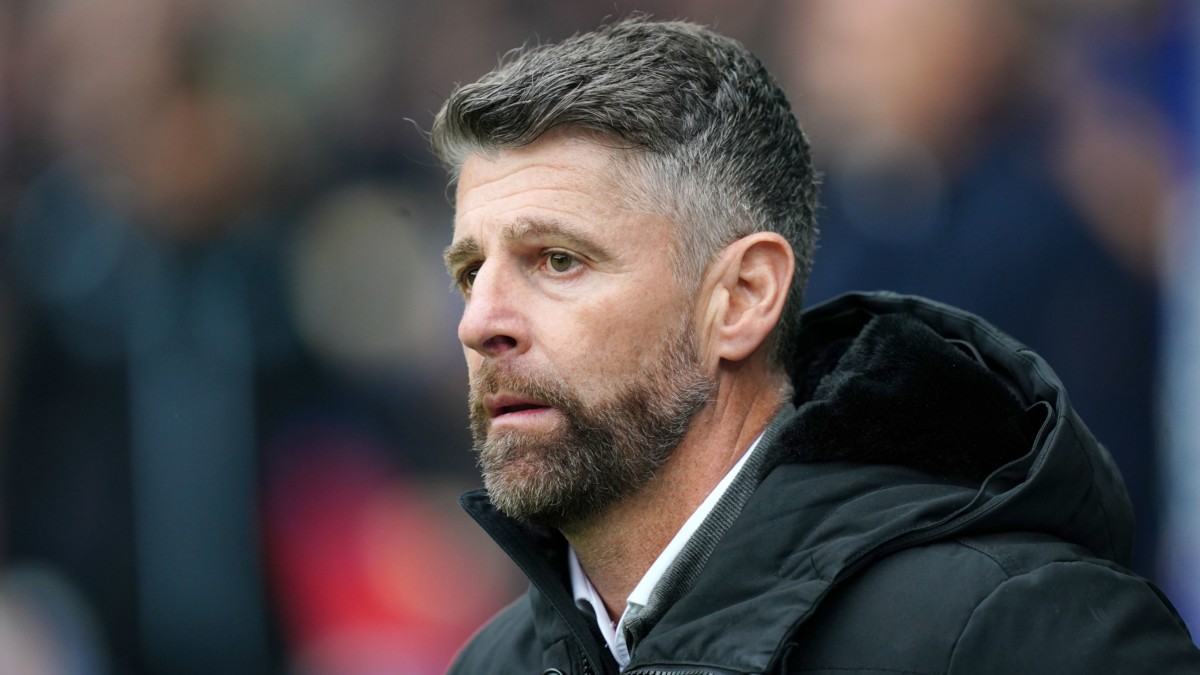 Stephen Robinson bemoans VAR calls after heavy St Mirren defeat by Hibernian