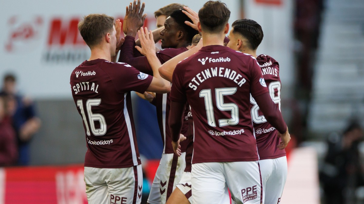 Hearts go nine points clear after swatting aside Dundee