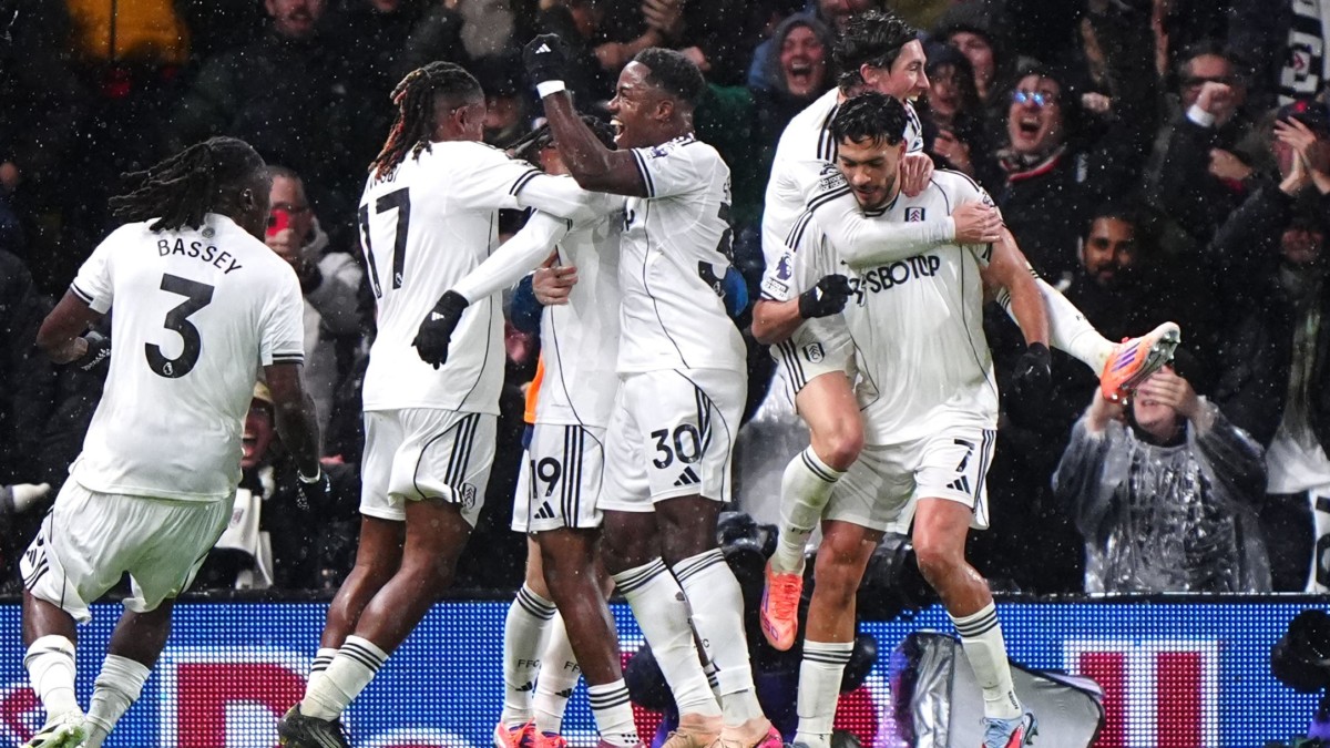 Sunderland brought back to earth as Raul Jimenez hits late winner for Fulham