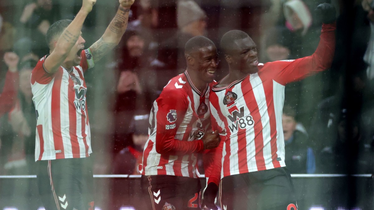 Brian Bobbey comes off bench to snatch Sunderland victory against Bournemouth