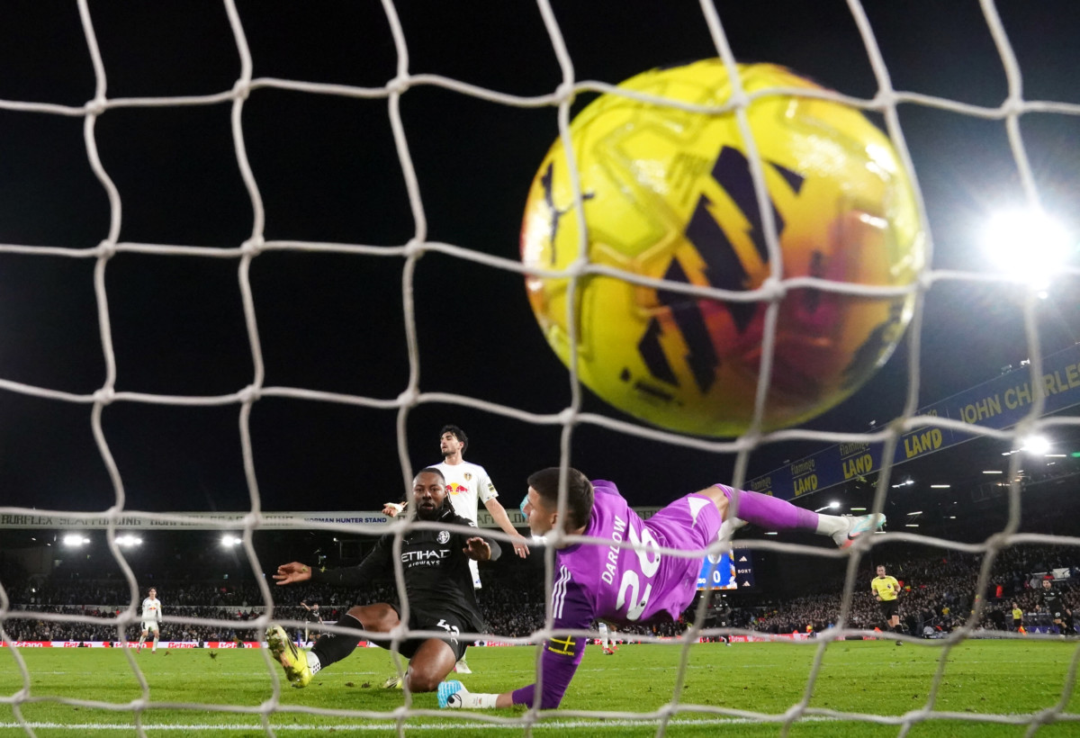 Manchester City’s Antoine Semenyo scores